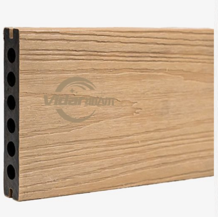 143 x 22,5 WPC-Terrassendielen mit UV-Schutz, Installationen am Pool.png