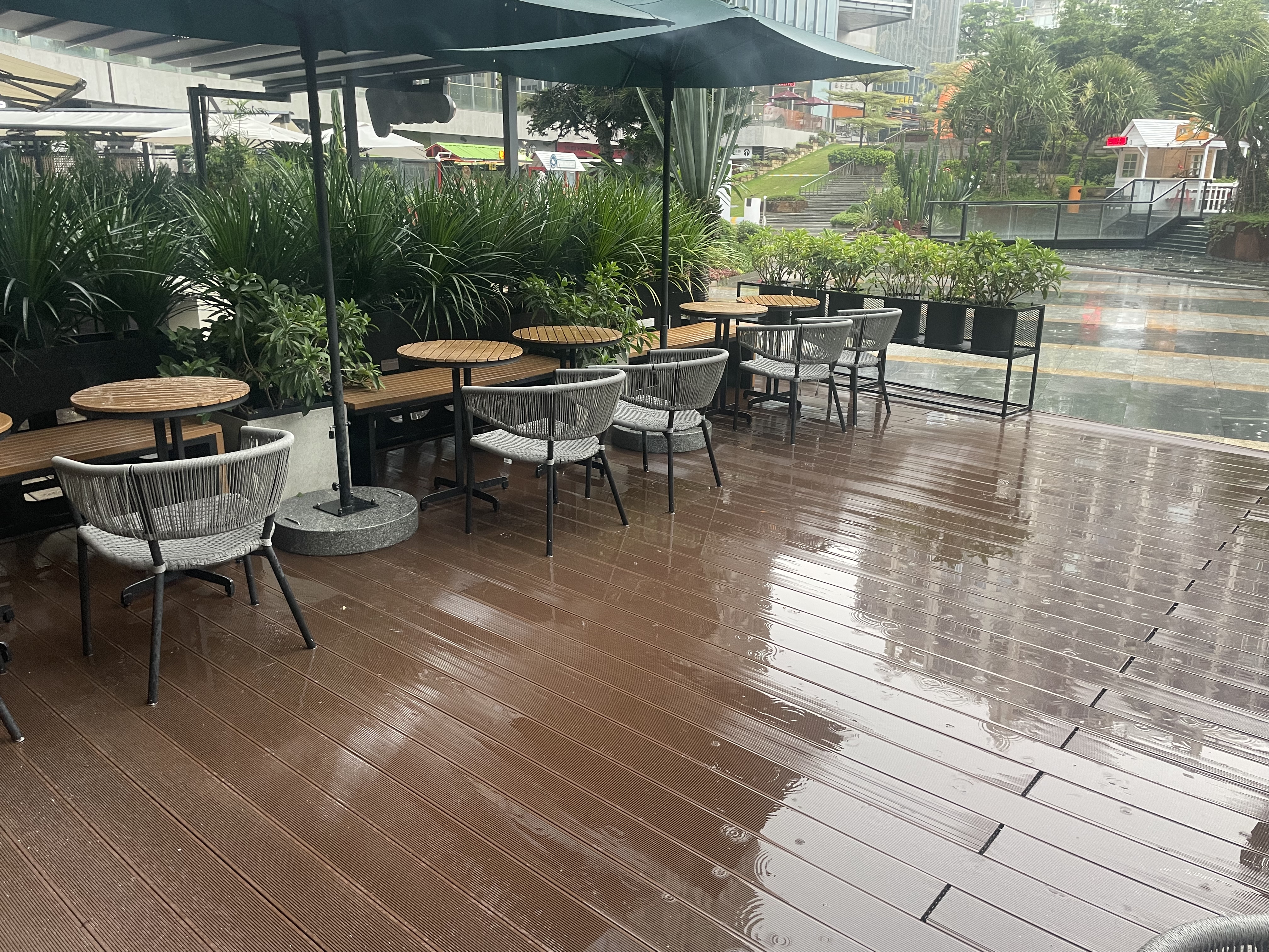 Ist WPC-Terrassendiele wasserdicht?