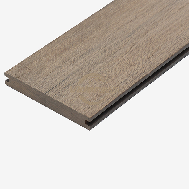 Installation von Verbunddecks mit erstklassiger Oberfl&auml;chenstruktur und korrektem Balkenabstand