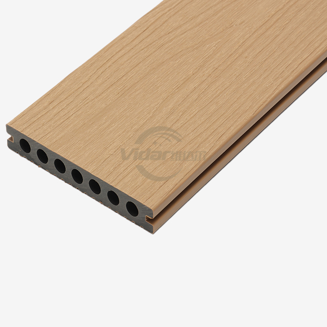 Trend zu grauen Terrassendielen